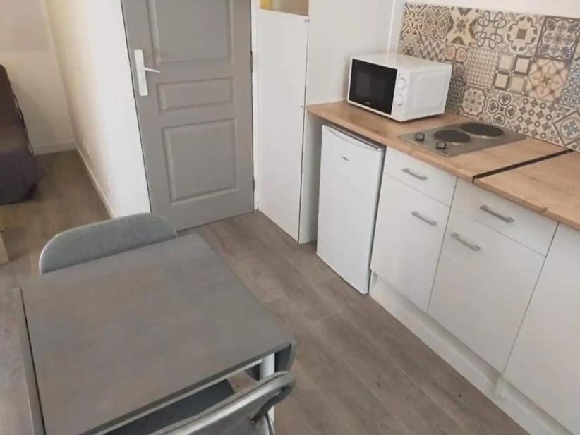 Tres Sympathique Appartement Plein Coeur De Ville 佩皮尼昂 外观 照片